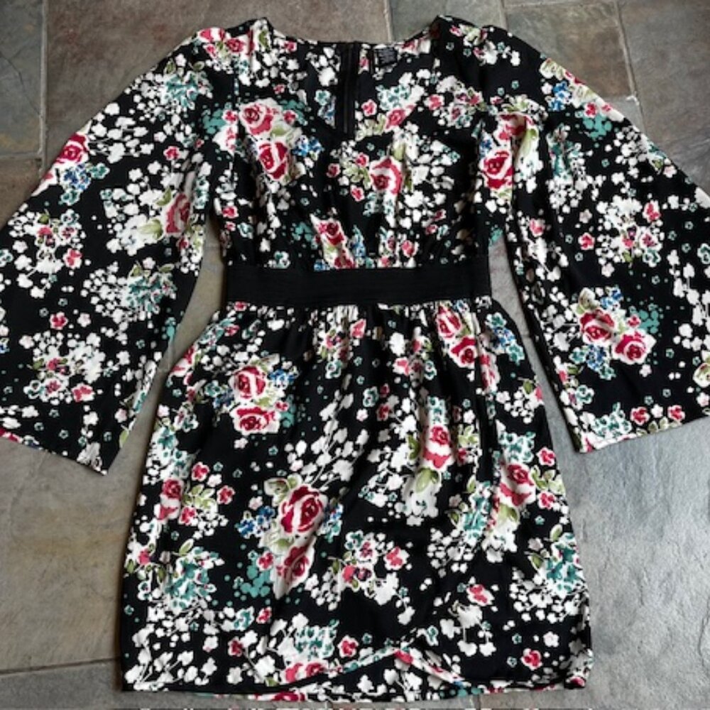 Fire Los Angeles Multi-Colored Beautiful Summer Floral Dress Women's Size Medium
